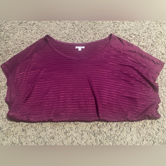 Women’s Northcrest Magenta Top. - Picture 2 of 8
